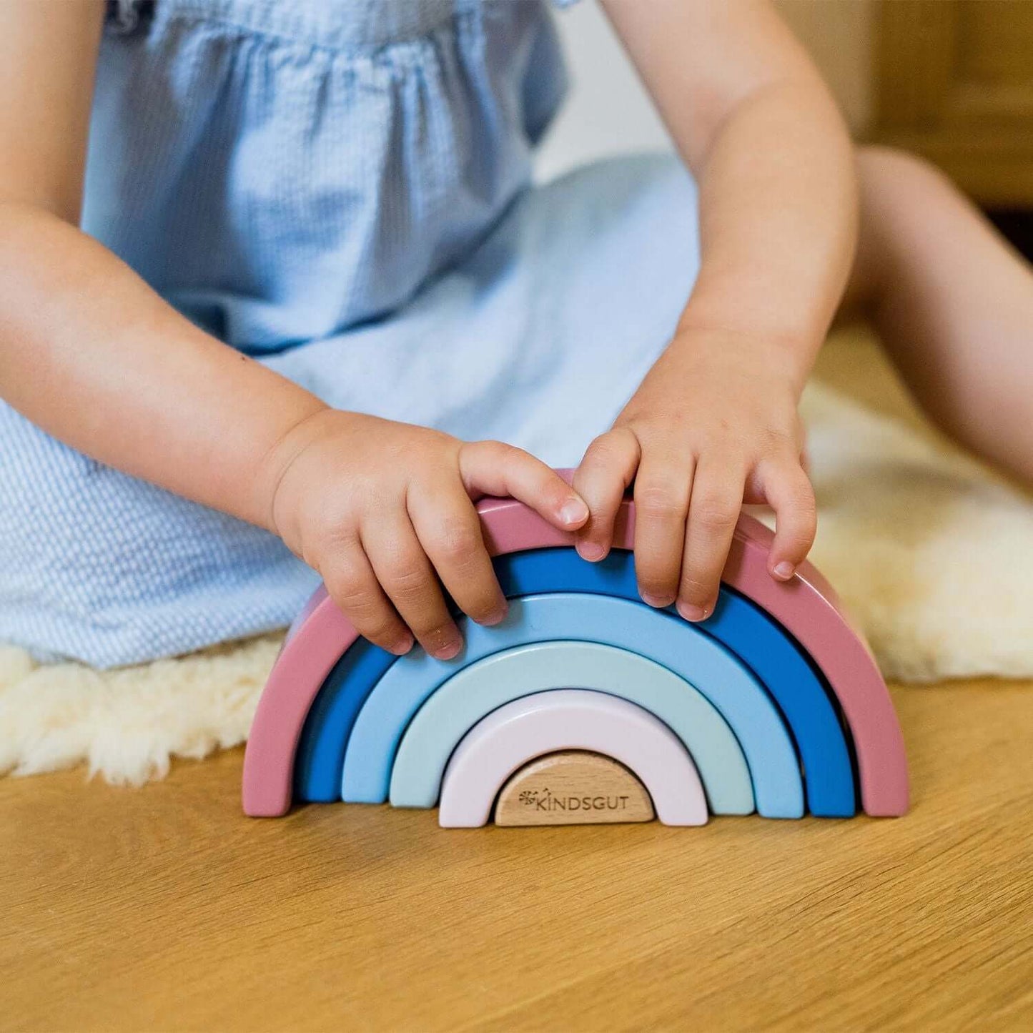 Holz Regenbogen – buntes Stapelspielzeug für Kinder