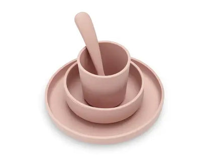 4-teiliges Kindergeschirr-Set in Pale Pink, bestehend aus Teller, Schüssel, Becher und Löffel – stapelbar und praktisch
